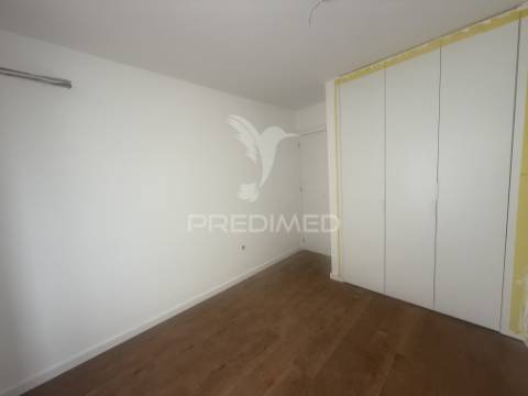 Apartamento t1 com logradouro - alcanena