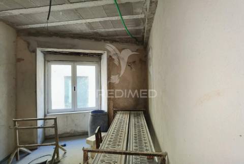 Apartamento t1 com logradouro - alcanena