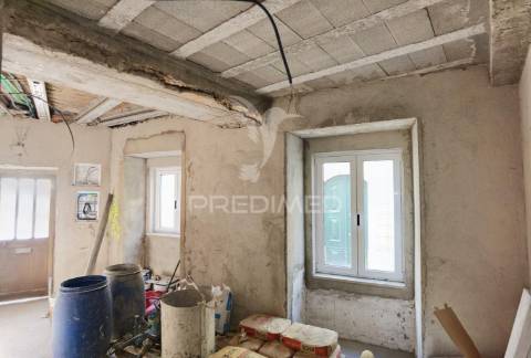 Apartamento t1 com logradouro - alcanena