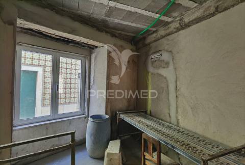 Apartamento t1 com logradouro - alcanena