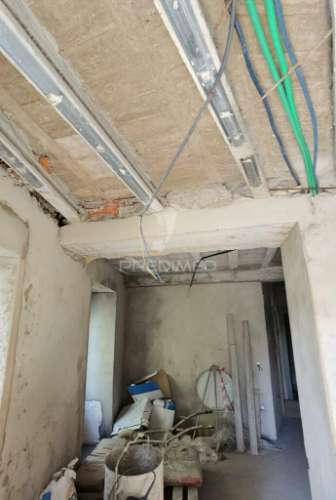 Apartamento t1 com logradouro - alcanena