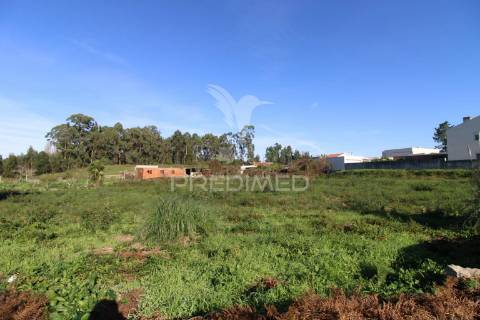 Terreno com projecto aprovado moradia t3 em nogueira, maia