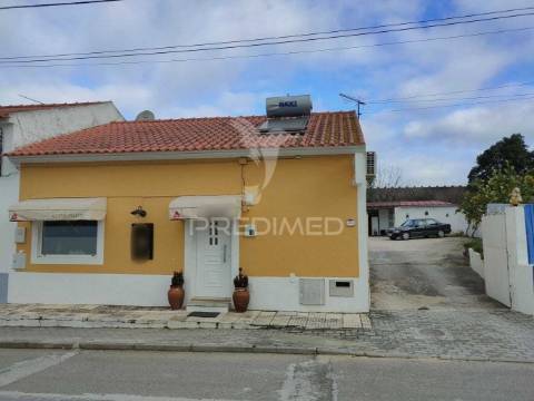 Restaurante em funcionamento - alcanhões, santarém