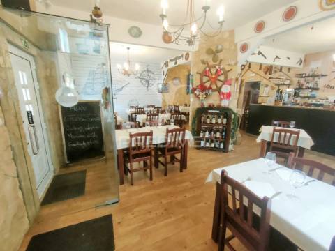Restaurante em funcionamento - alcanhões, santarém
