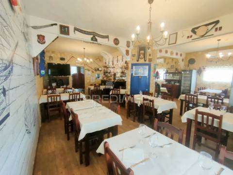 Restaurante em funcionamento - alcanhões, santarém