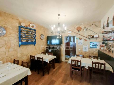 Restaurante em funcionamento - alcanhões, santarém