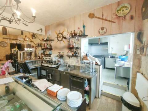 Restaurante em funcionamento - alcanhões, santarém