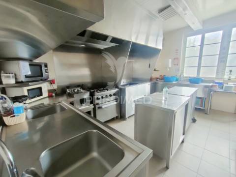 Restaurante em funcionamento - alcanhões, santarém