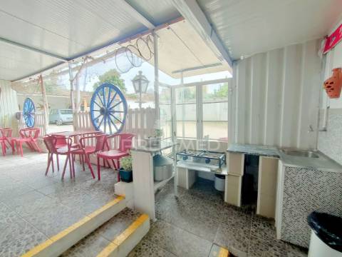 Restaurante em funcionamento - alcanhões, santarém