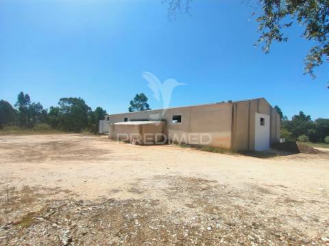 Pavilhão industrial/comercial em covão do coelho