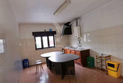 Oportunidade de investimento pavilhão industrial - vila moreira