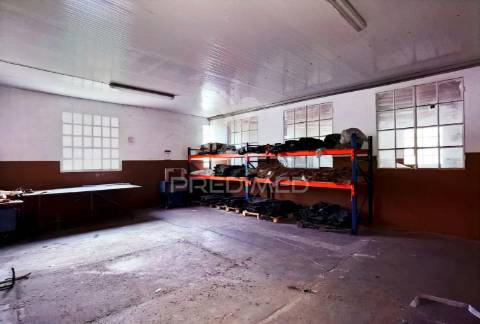 Oportunidade de investimento pavilhão industrial - vila moreira