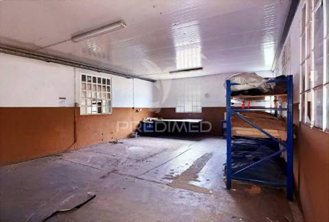 Oportunidade de investimento pavilhão industrial - vila moreira