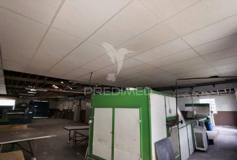 Oportunidade de investimento pavilhão industrial - vila moreira