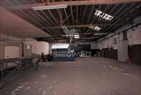 Oportunidade de investimento pavilhão industrial - vila moreira
