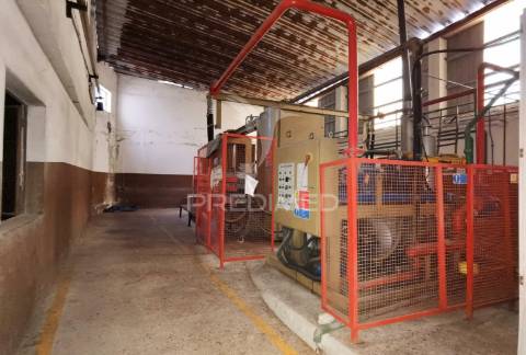 Oportunidade de investimento pavilhão industrial - vila moreira