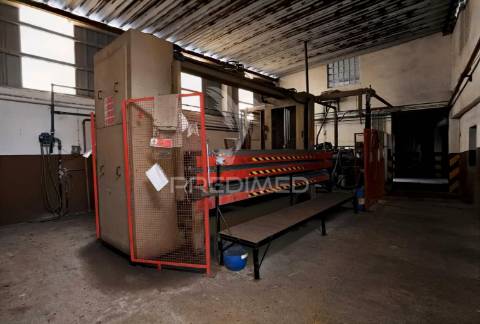 Oportunidade de investimento pavilhão industrial - vila moreira