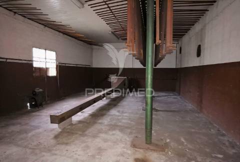 Oportunidade de investimento pavilhão industrial - vila moreira