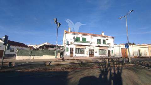 Café / restaurante em beringel - ( venda conjunta com apartamento t3 e moradia por recuperar)