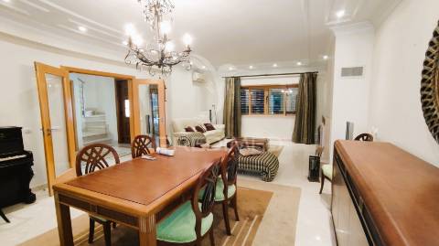 Moradia v4 com piscina em lagoa(algarve)