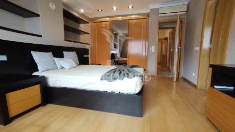 Moradia v4 com piscina em lagoa(algarve)