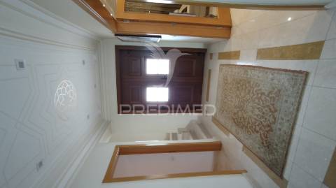 Moradia v4 com piscina em lagoa(algarve)