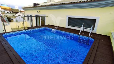 Moradia v4 com piscina em lagoa(algarve)