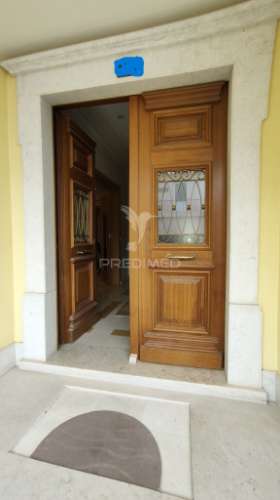 Moradia v4 com piscina em lagoa(algarve)