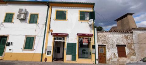 Habitação com restaurante em nisa