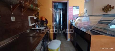 Habitação com restaurante em nisa