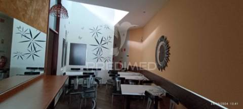 Habitação com restaurante em nisa