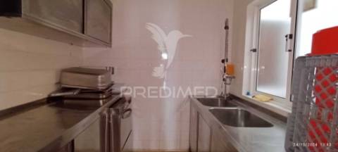 Habitação com restaurante em nisa