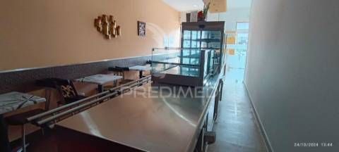 Habitação com restaurante em nisa