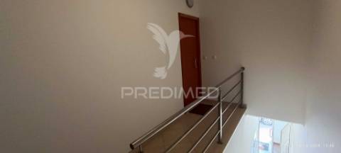 Habitação com restaurante em nisa