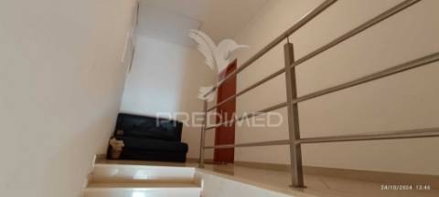 Habitação com restaurante em nisa