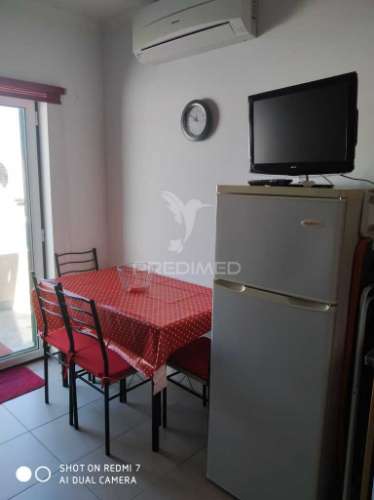 Habitação com restaurante em nisa