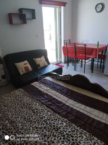 Habitação com restaurante em nisa