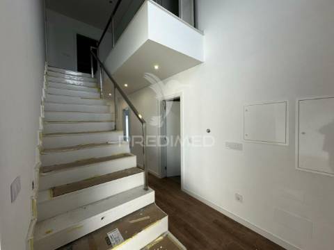 Moradia de luxo v3 com piscina elvas