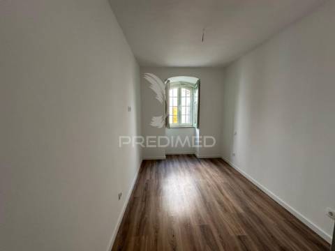 Apartamento t3 com lugar de garagem centro histórico elvas