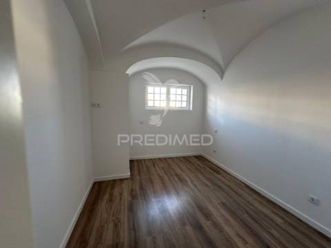 Apartamento t3 com lugar de garagem centro histórico elvas