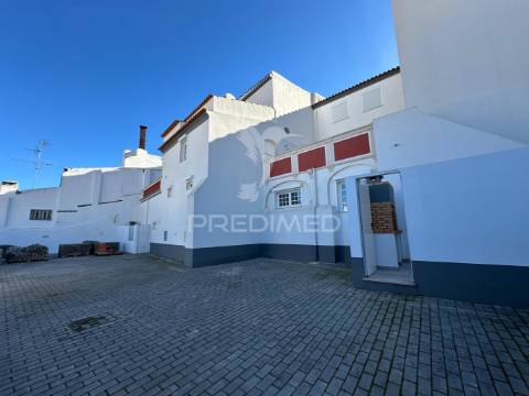 Apartamento t3 com lugar de garagem centro histórico elvas