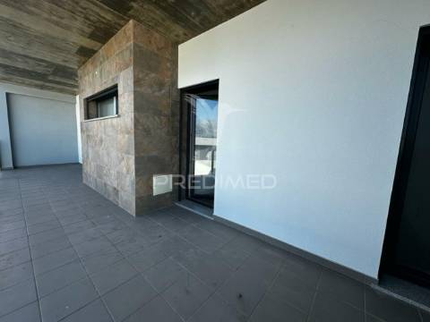 Moradia de luxo v3 com piscina elvas