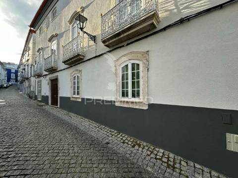 Apartamento t2+1 com terraço centro histórico elvas