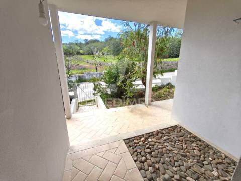 Moradia t4 em varjota, remodelada