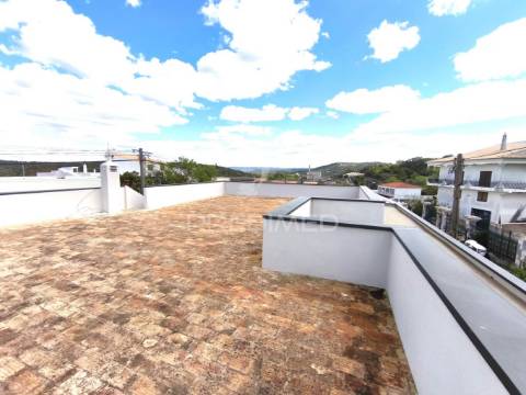 Moradia t4 em varjota, remodelada