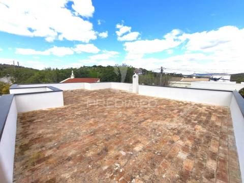 Moradia t4 em varjota, remodelada