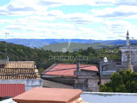 Moradia t4 em varjota, remodelada