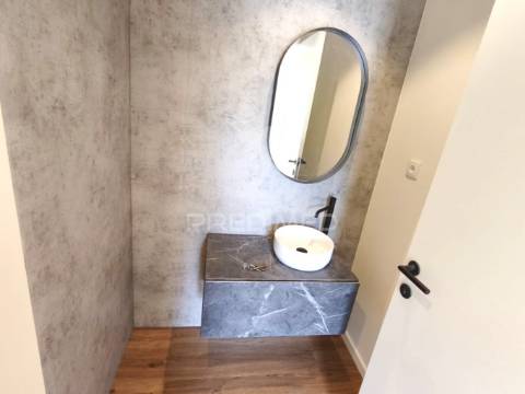 Moradia t4 em varjota, remodelada