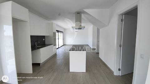 Moradia v4 com piscina,urb.espartal-aljezur