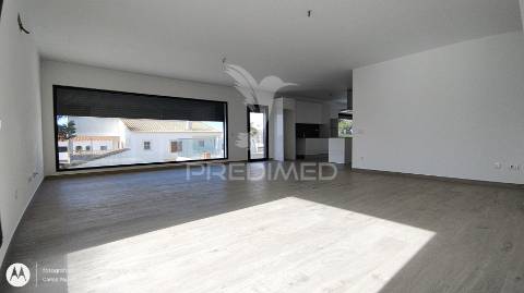 Moradia v4 com piscina,urb.espartal-aljezur